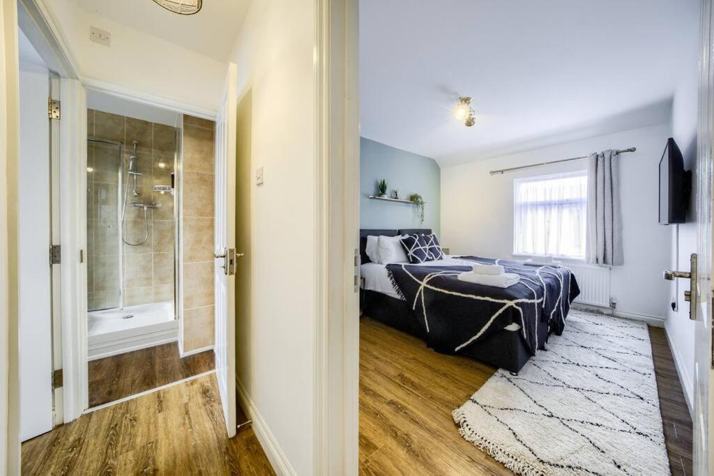 Low Rate For A 4-Bedroom House In Coventry With Free Unlimited Wi-Fi 2 Car Parking 53 Qmc Luaran gambar