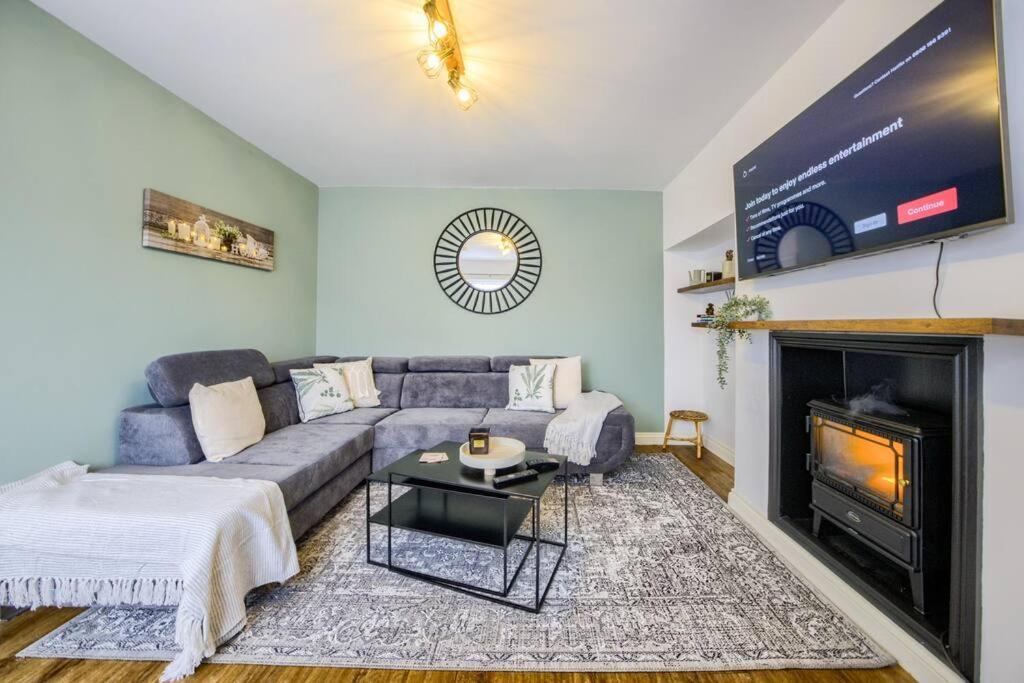 Low Rate For A 4-Bedroom House In Coventry With Free Unlimited Wi-Fi 2 Car Parking 53 Qmc Luaran gambar