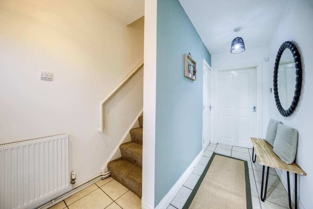 Low Rate For A 4-Bedroom House In Coventry With Free Unlimited Wi-Fi 2 Car Parking 53 Qmc Luaran gambar